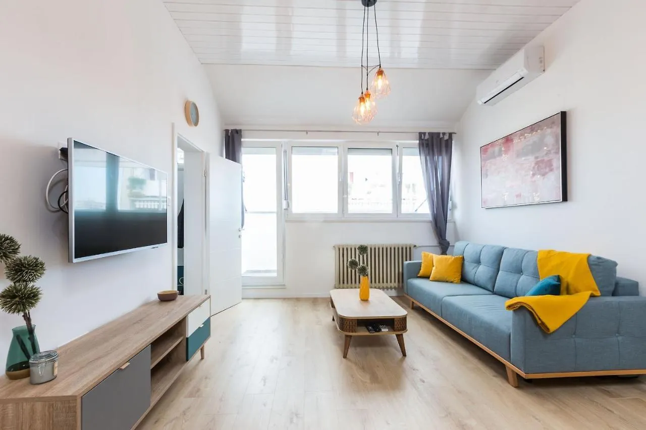 Kuki Apartment With Balcony Zadar